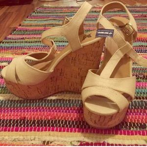 Tan/cream wedges